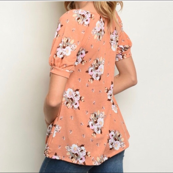 2/$25 DONATING SOON Peach Floral Short Sleeve Top Bow Detail NEW - Picture 2 of 3